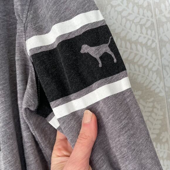 PINK Victoria's Secret Gray Varsity Stripe Logo Long Sleeve V-Neck T-Shirt, M - Picture 3 of 9